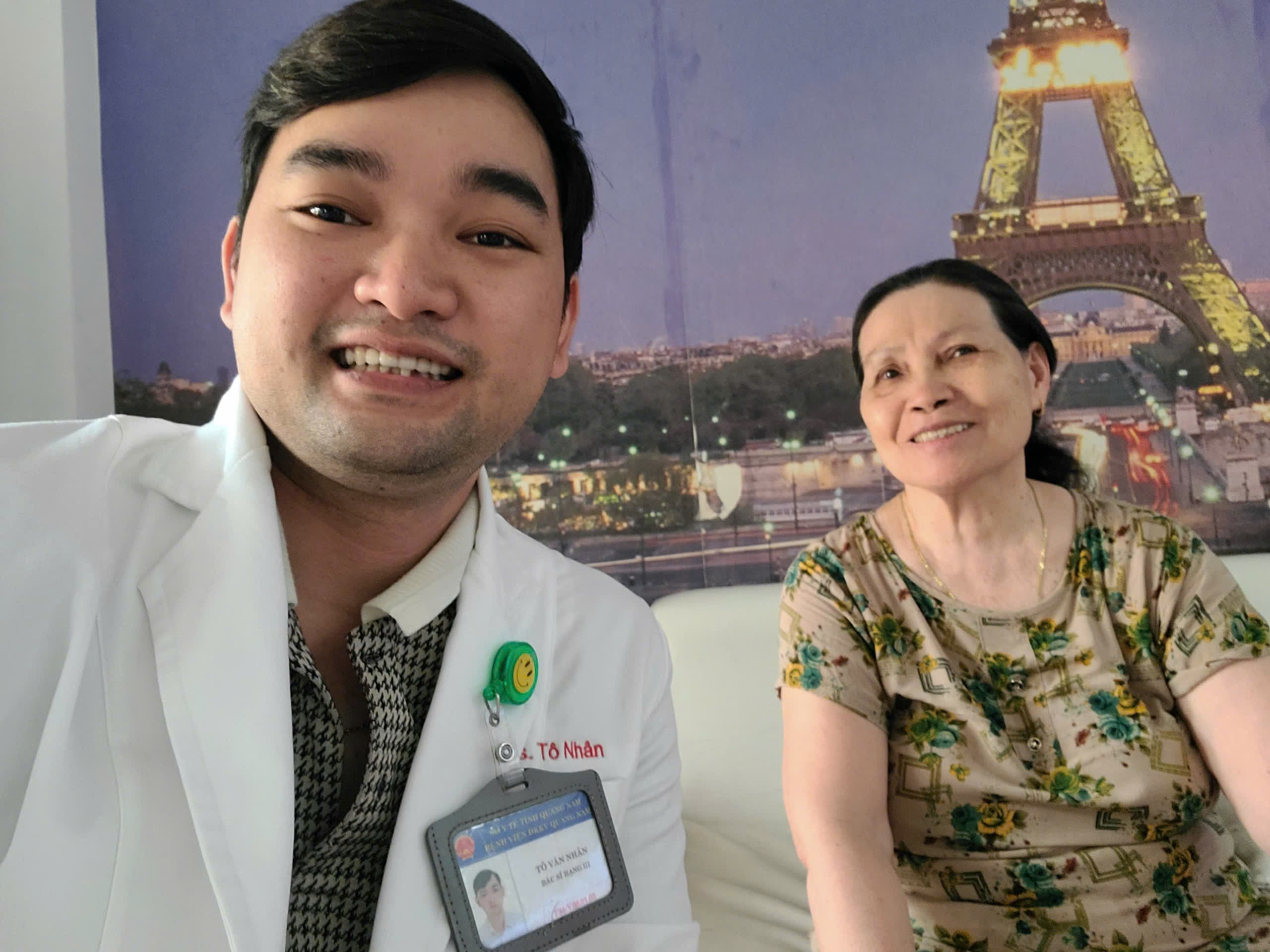 Khám bệnh cho bệnh nhân