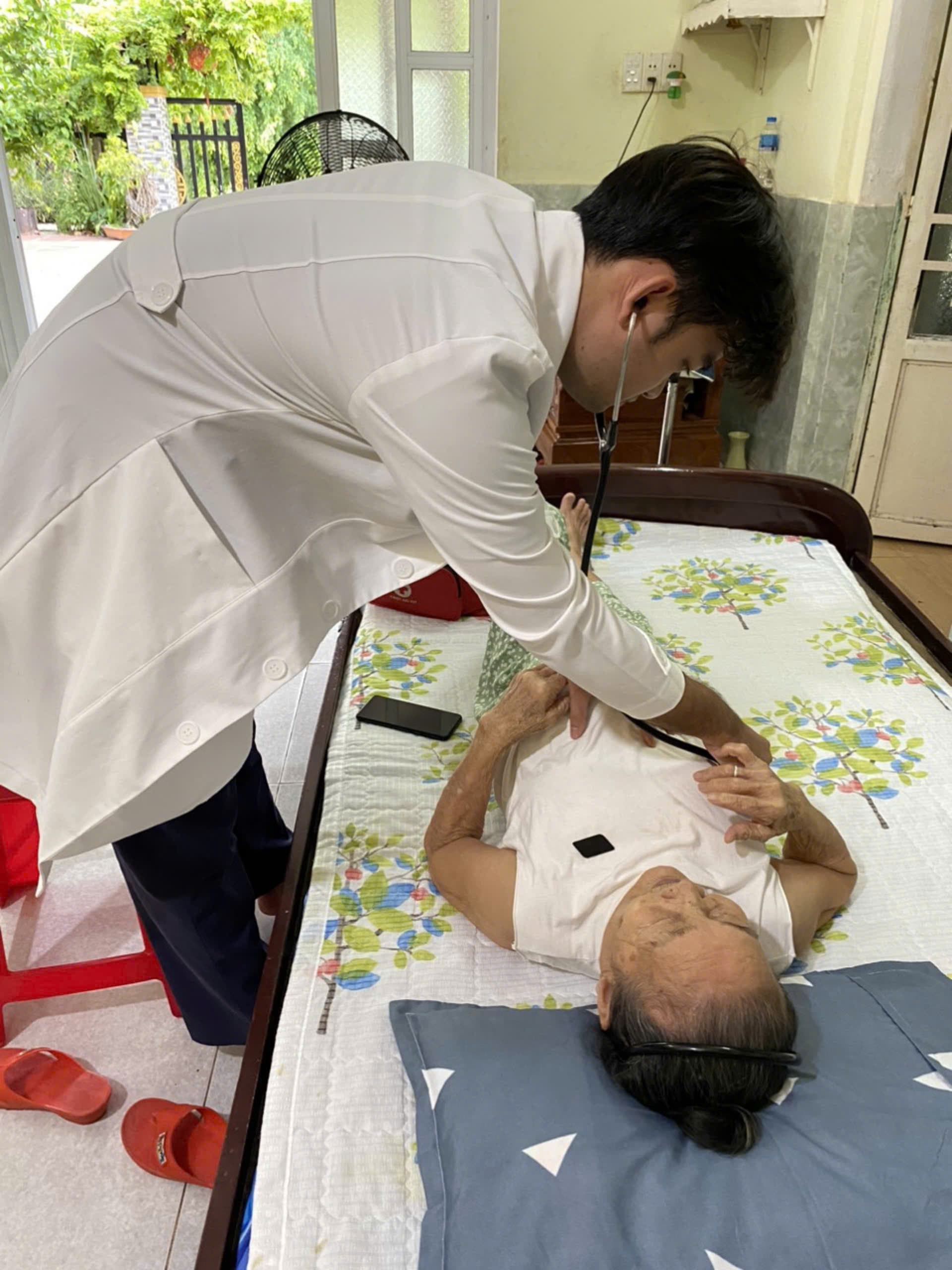 Đo điện tim tại nhà bệnh nhân